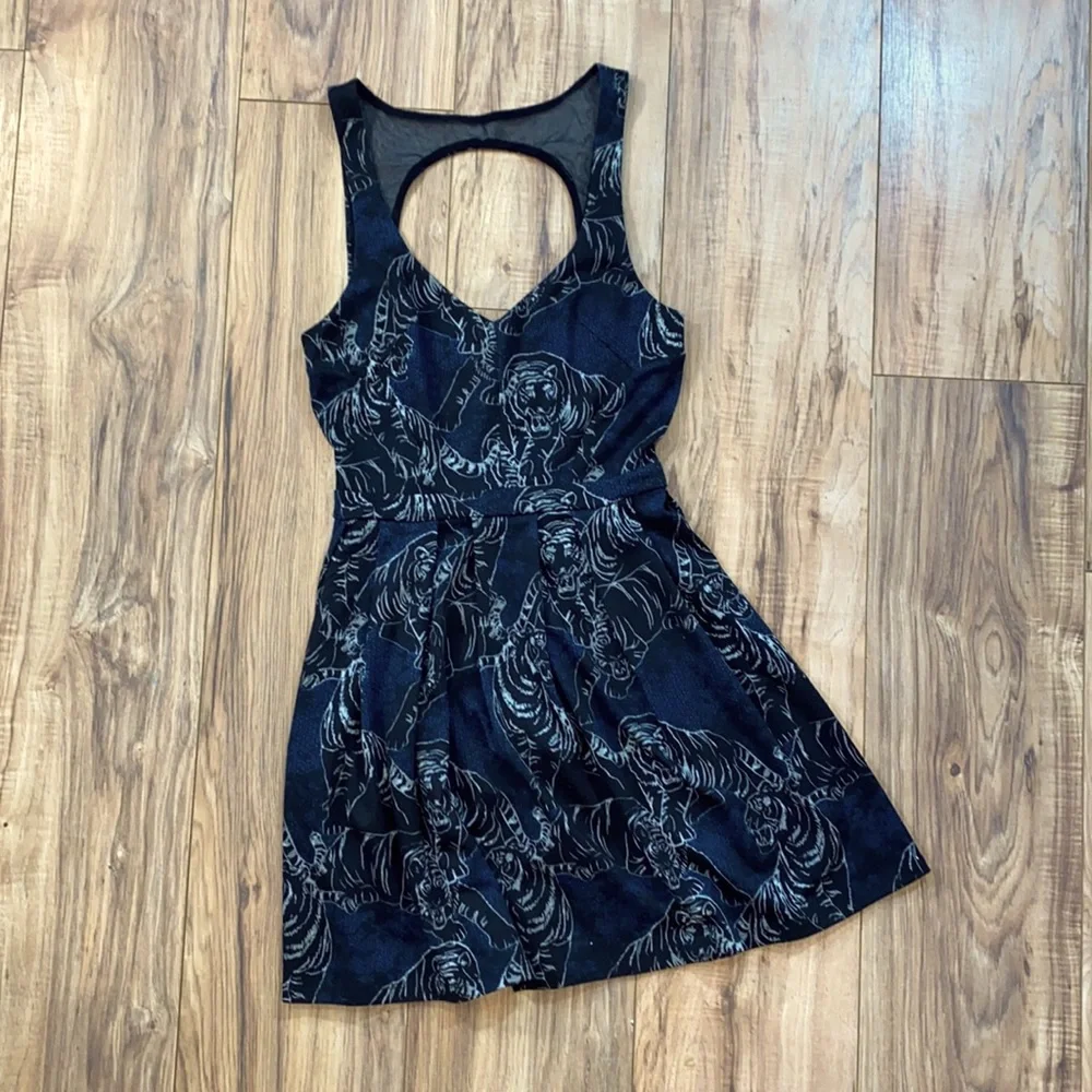 Dress - Picture 1 of 10